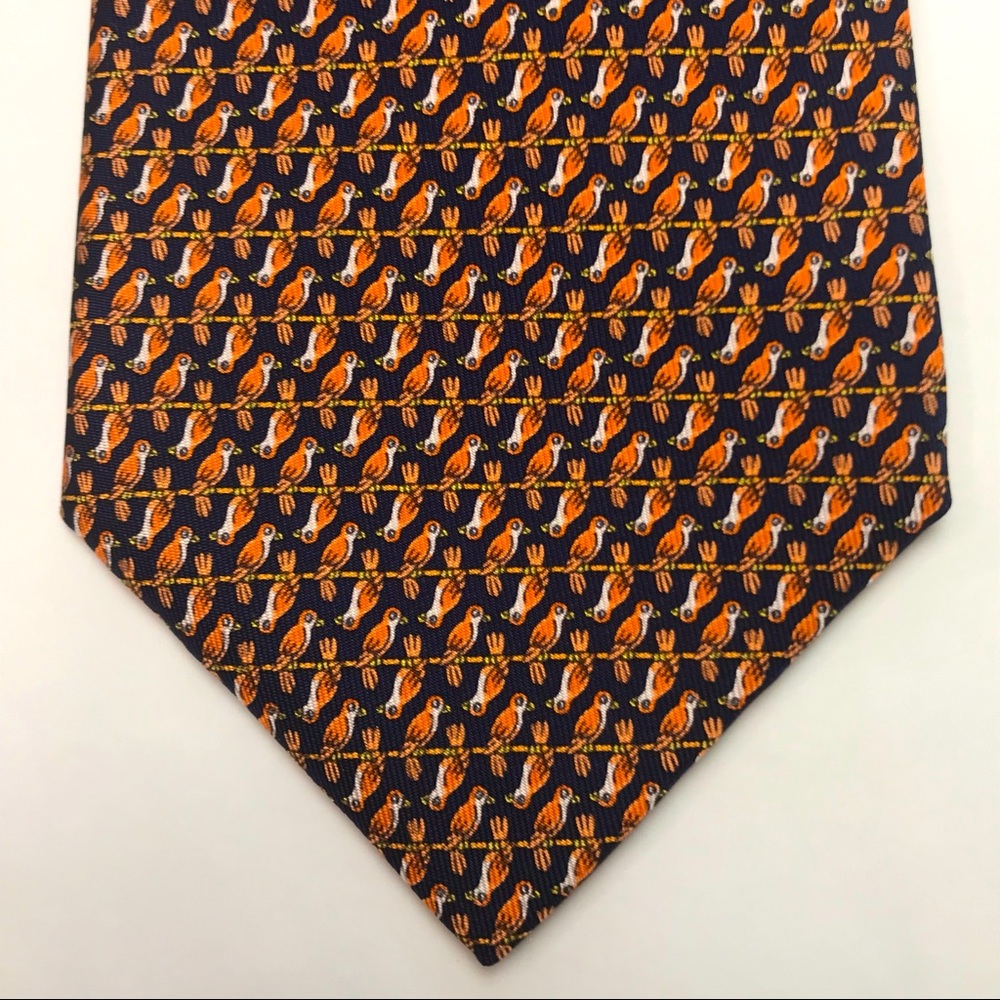 HERMÈS 100% silk luxury designer tie. NWOT